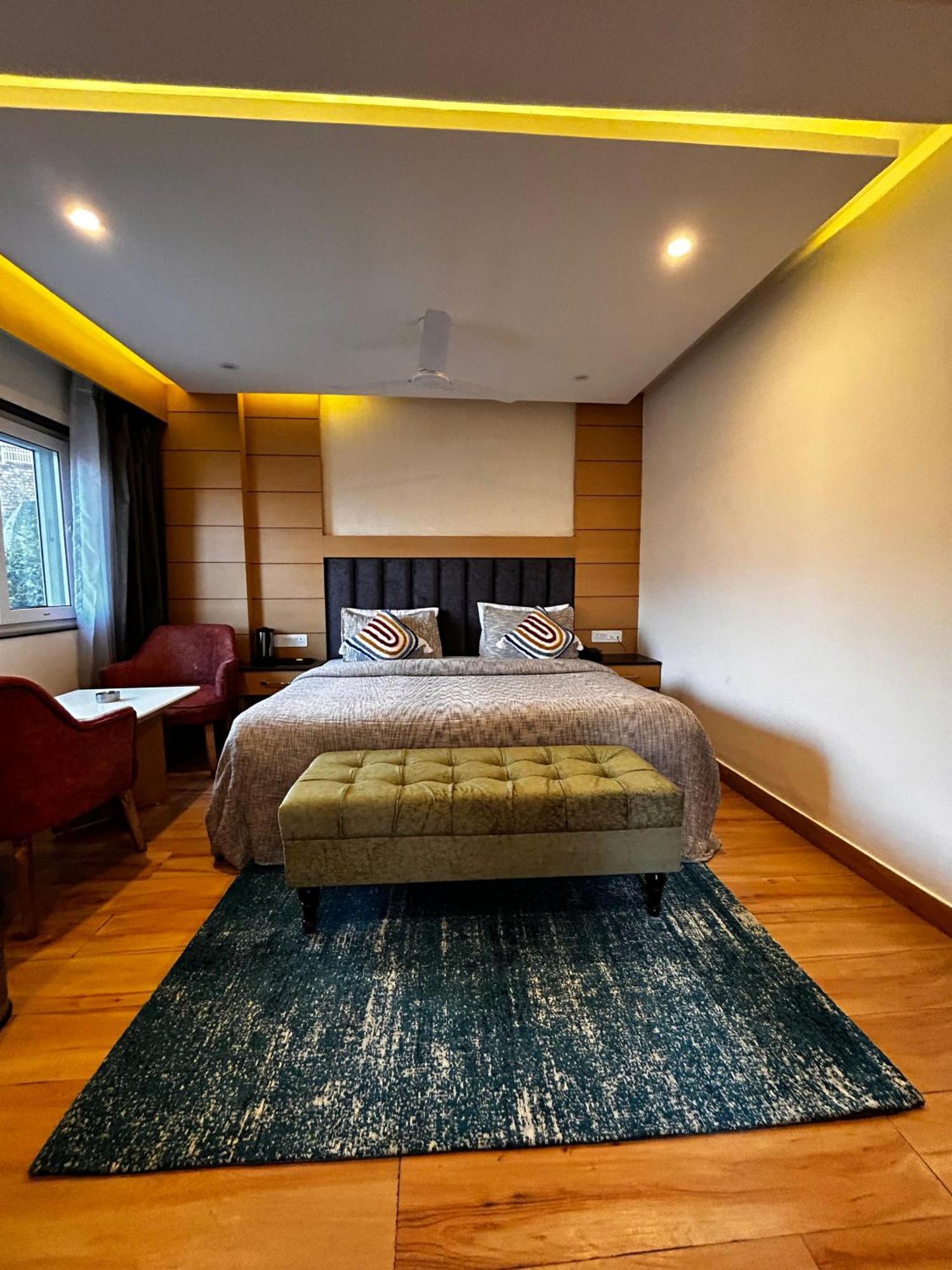 Perfectstayz Premium At Mall Road Masuri Exterior foto