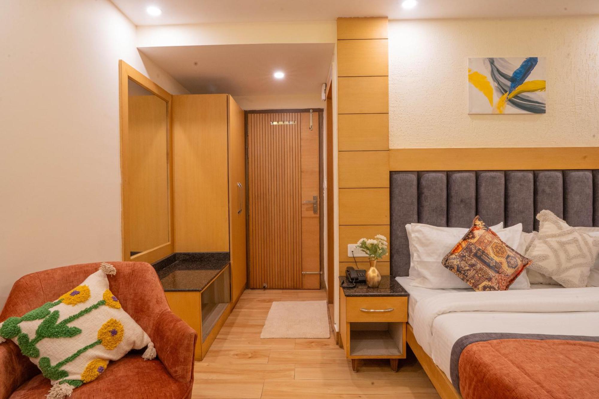 Perfectstayz Premium At Mall Road Masuri Exterior foto